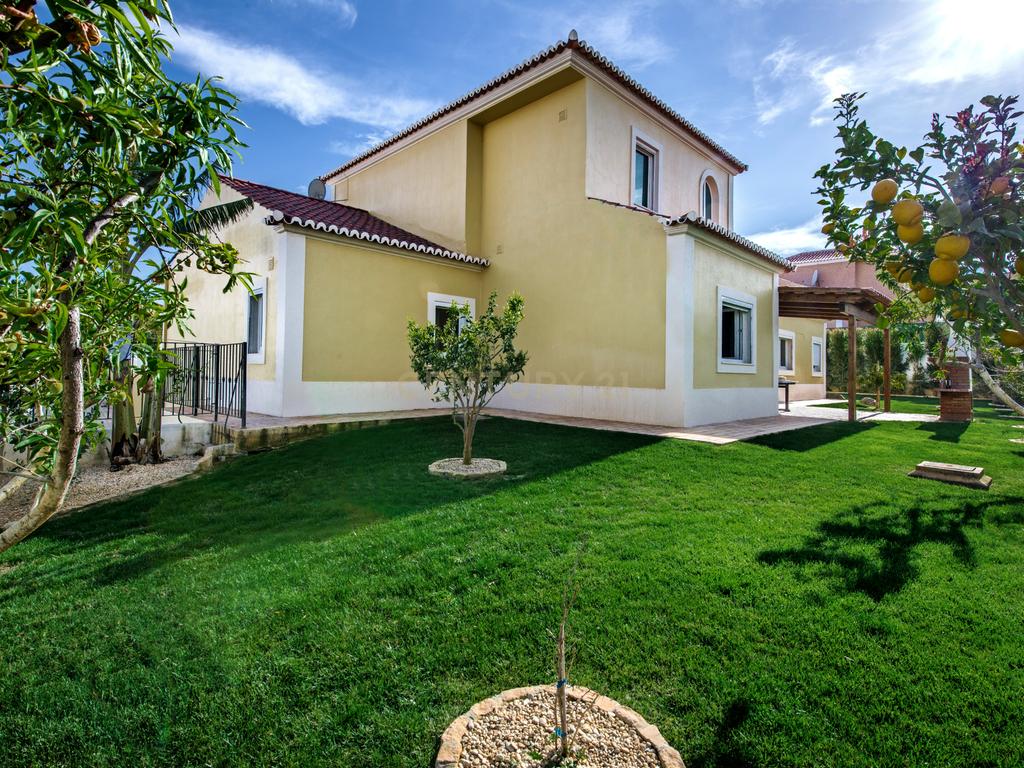 Luxuosa Moradia T4 em Olhão, Faro - 320m² por 795.000€ - Image 4